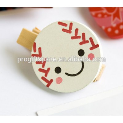 China hot selling new products pegs graphic design clips wooden clothespins decorative wood wall bracket